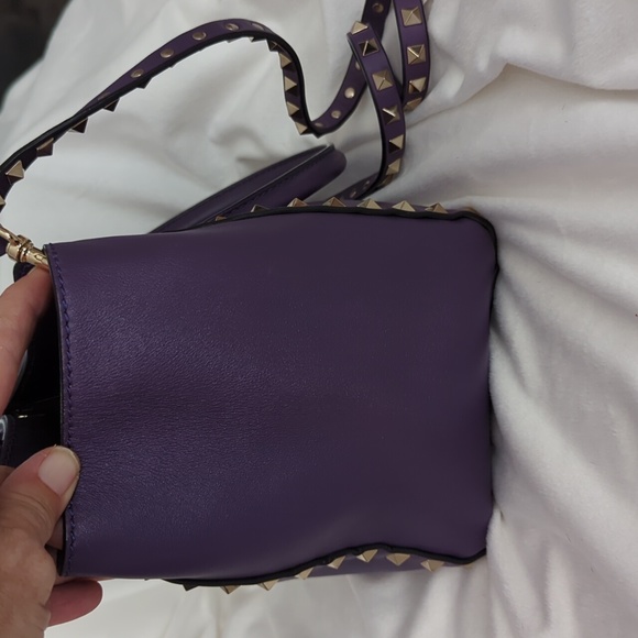 💯AUTHENTIC VALENTINO GARAVANI ROCKSTUD PURPLE LEATHER CROSSBODY WITH COA - Picture 6 of 12
